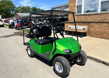 2018 e-z-go txt gas golf cart