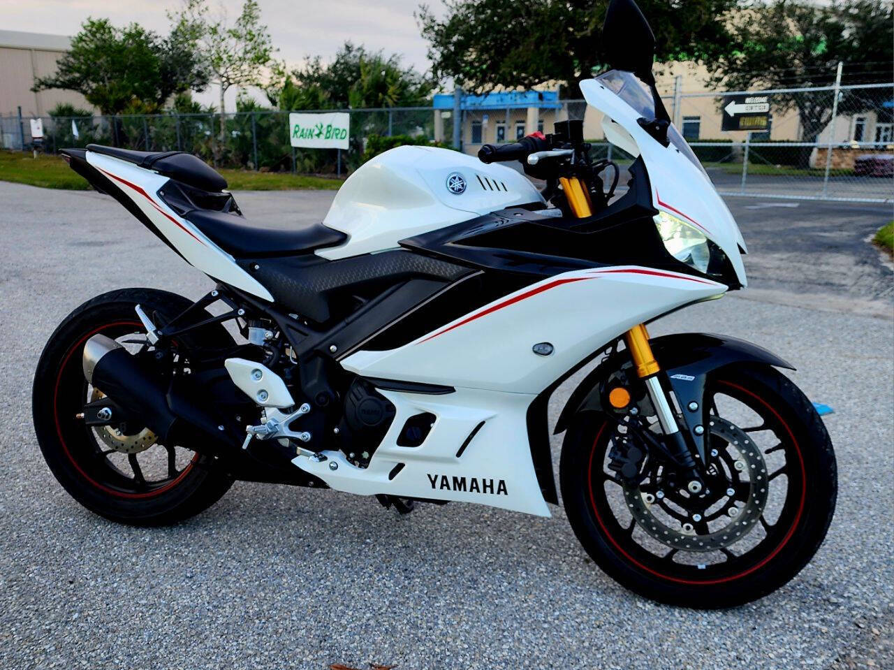 Used 2019 Yamaha YZF-R3 ABS For Sale - Image 3