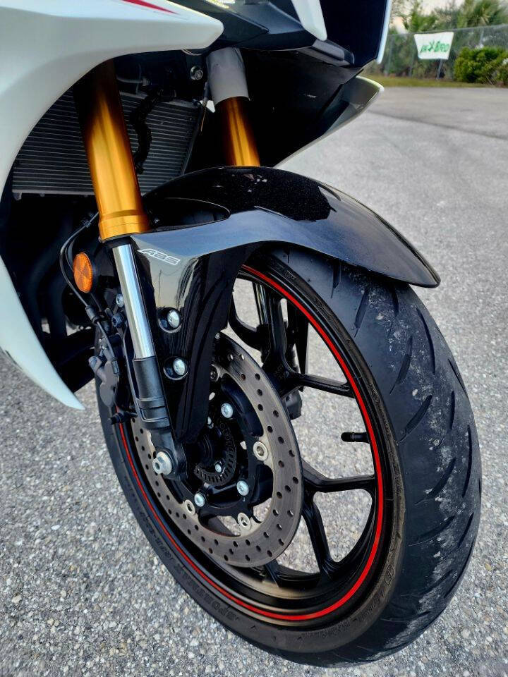 Used 2019 Yamaha YZF-R3 ABS For Sale - Image 14
