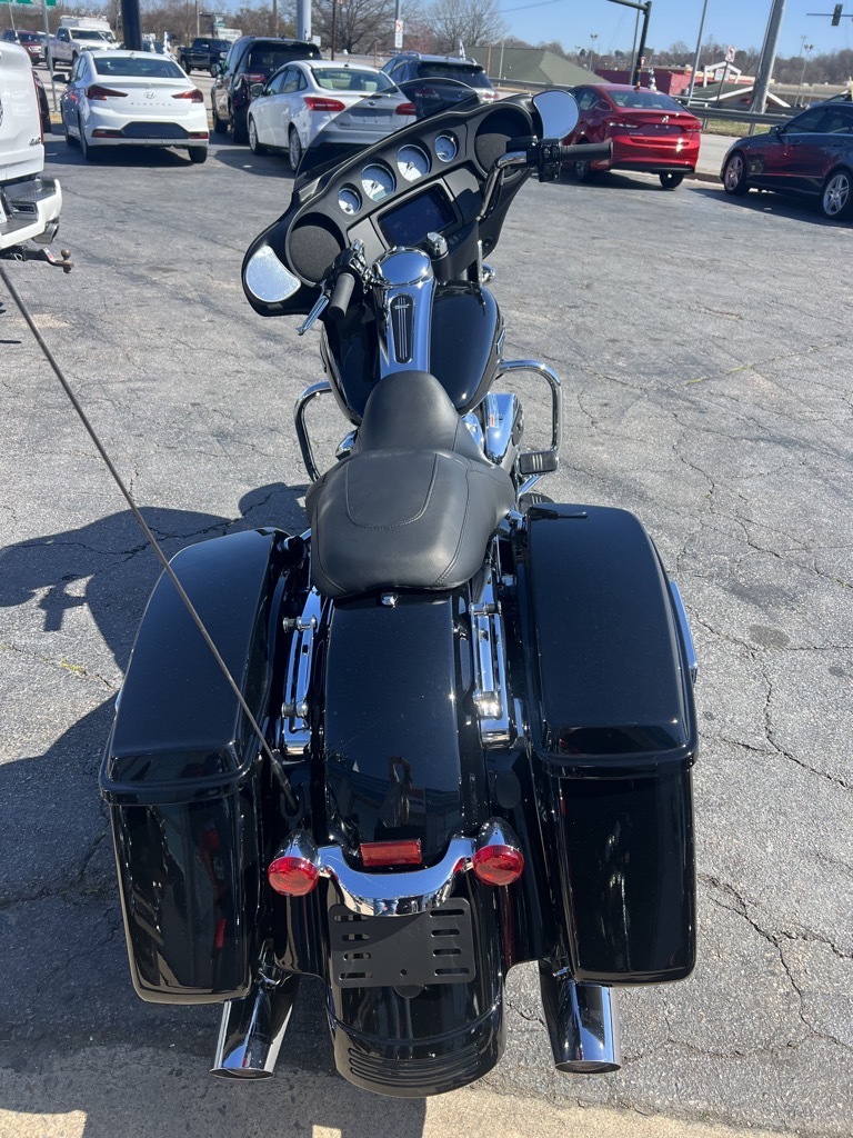 Used 2022 Harley-Davidson Cruiser Motorcycle - Image 13