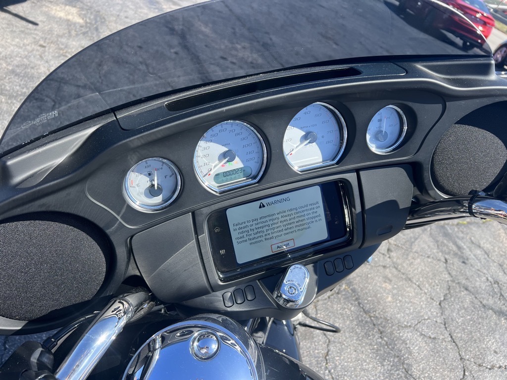 Used 2022 Harley-Davidson Cruiser Motorcycle - Image 12