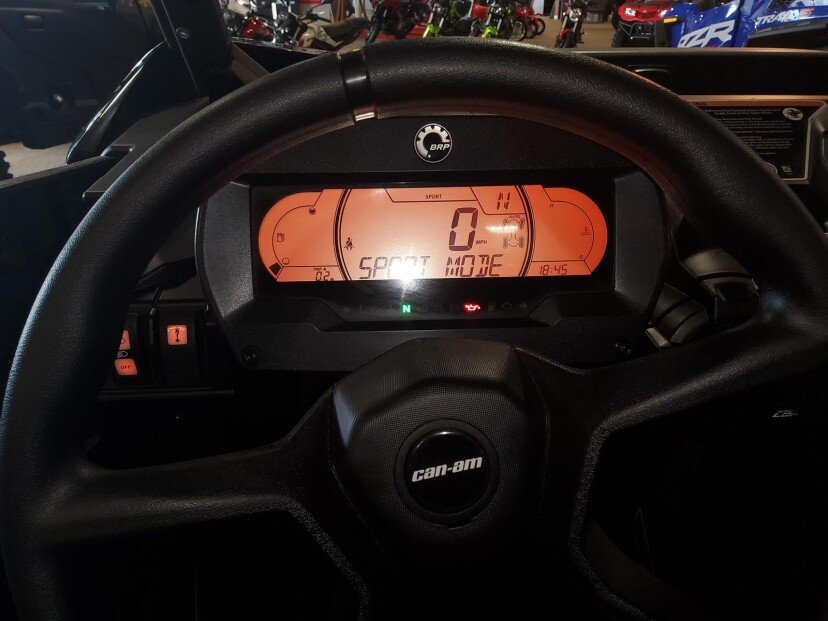 New 2022 Can-Am Commander 1000R XT - Image 4