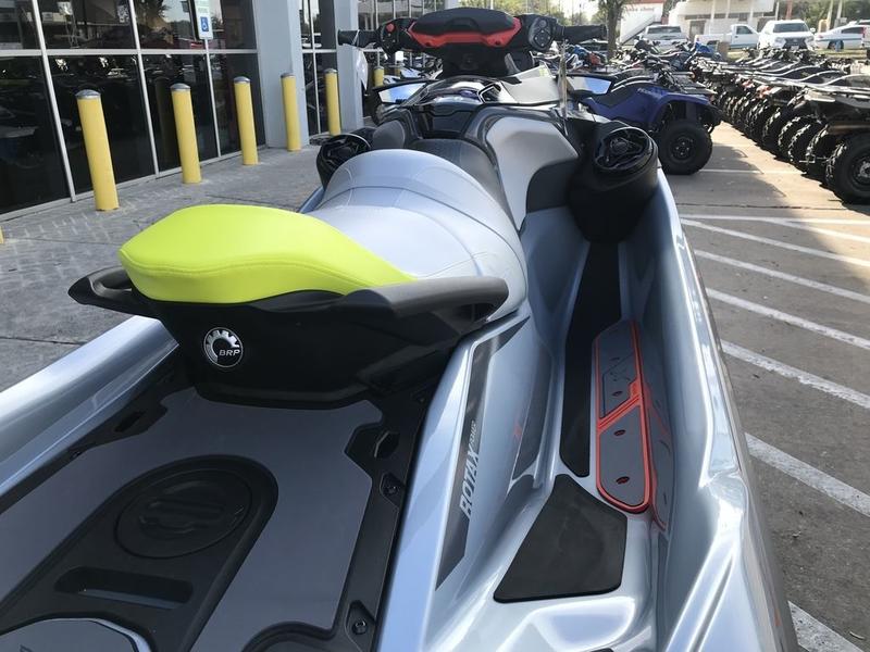 2024 Sea-Doo RXT®-X® 325 Ice Metal/MantaGreen - Image 3