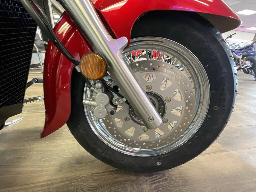 2023 Suzuki Cruiser Motorcycle Boulevard C50 - Image 3