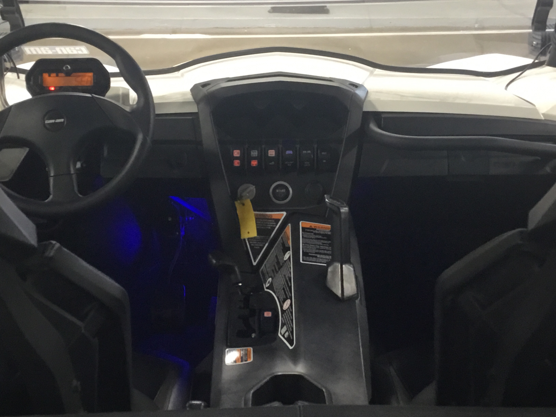 Used 2020 Can-Am UTV/Utility Commander 800R - Image 8