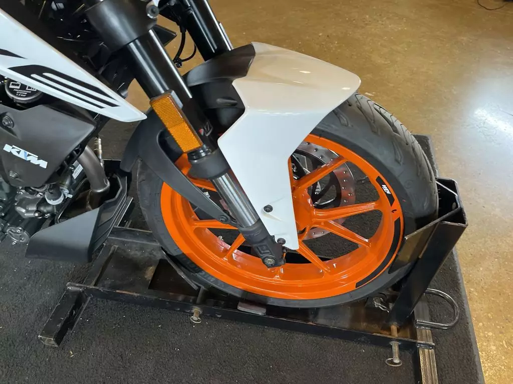 2022 KTM 200 Duke - Image 13