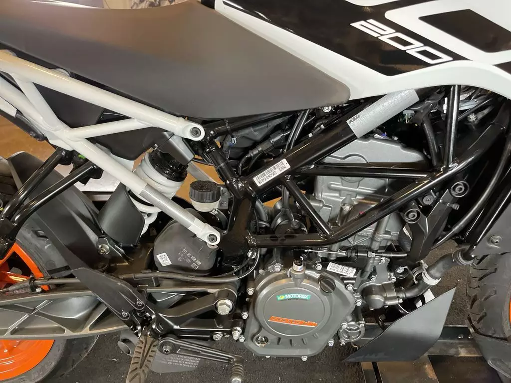 2022 KTM 200 Duke - Image 16