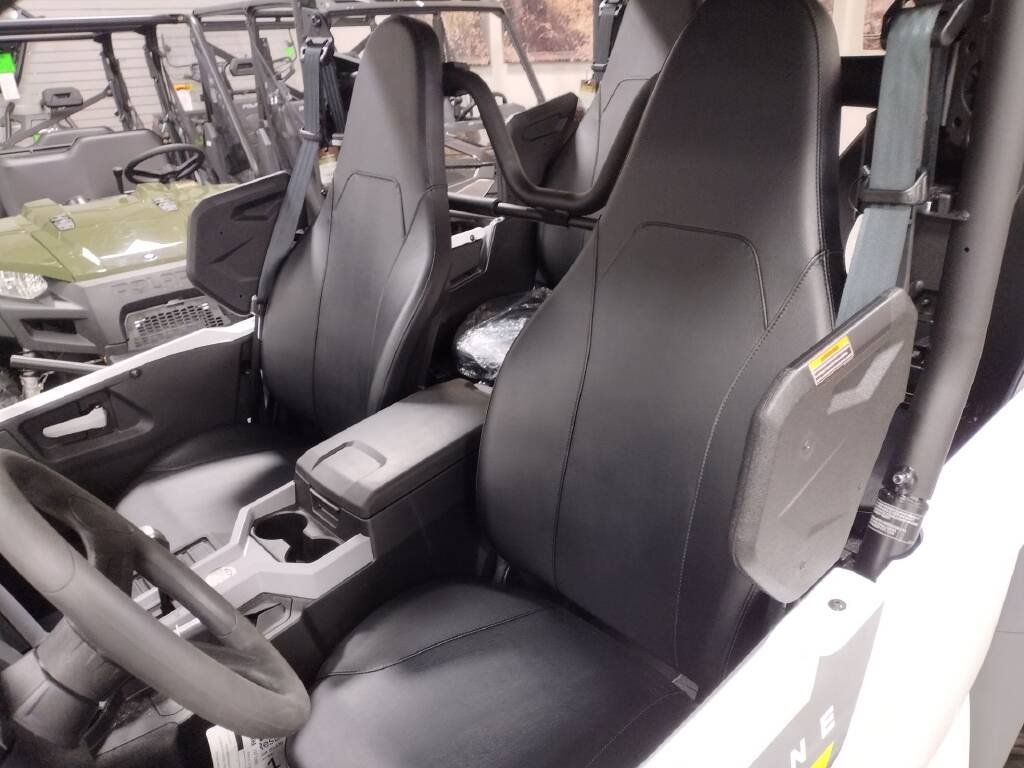 2024 Yamaha Wolverine RMAX4 1000 Compact R-Spec - Image 5