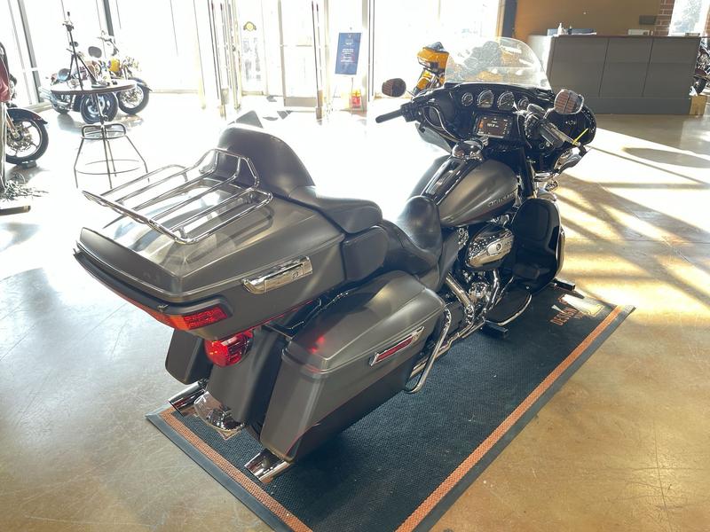 2018 Harley-Davidson® FLHTK - Ultra Limited - Image 16