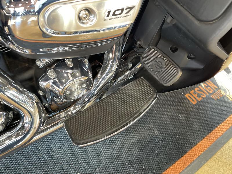 2018 Harley-Davidson® FLHTK - Ultra Limited - Image 11